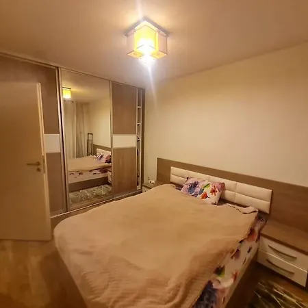 Apartamentul 2 *